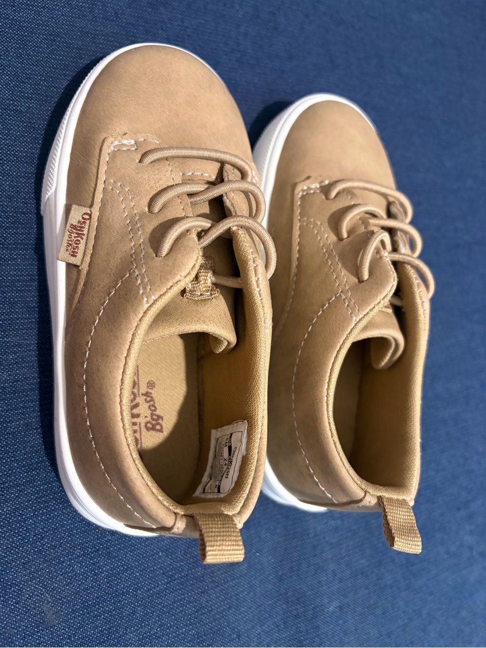 NWOT OshKosh B'gosh Tan Low-Top Kids Sneakers